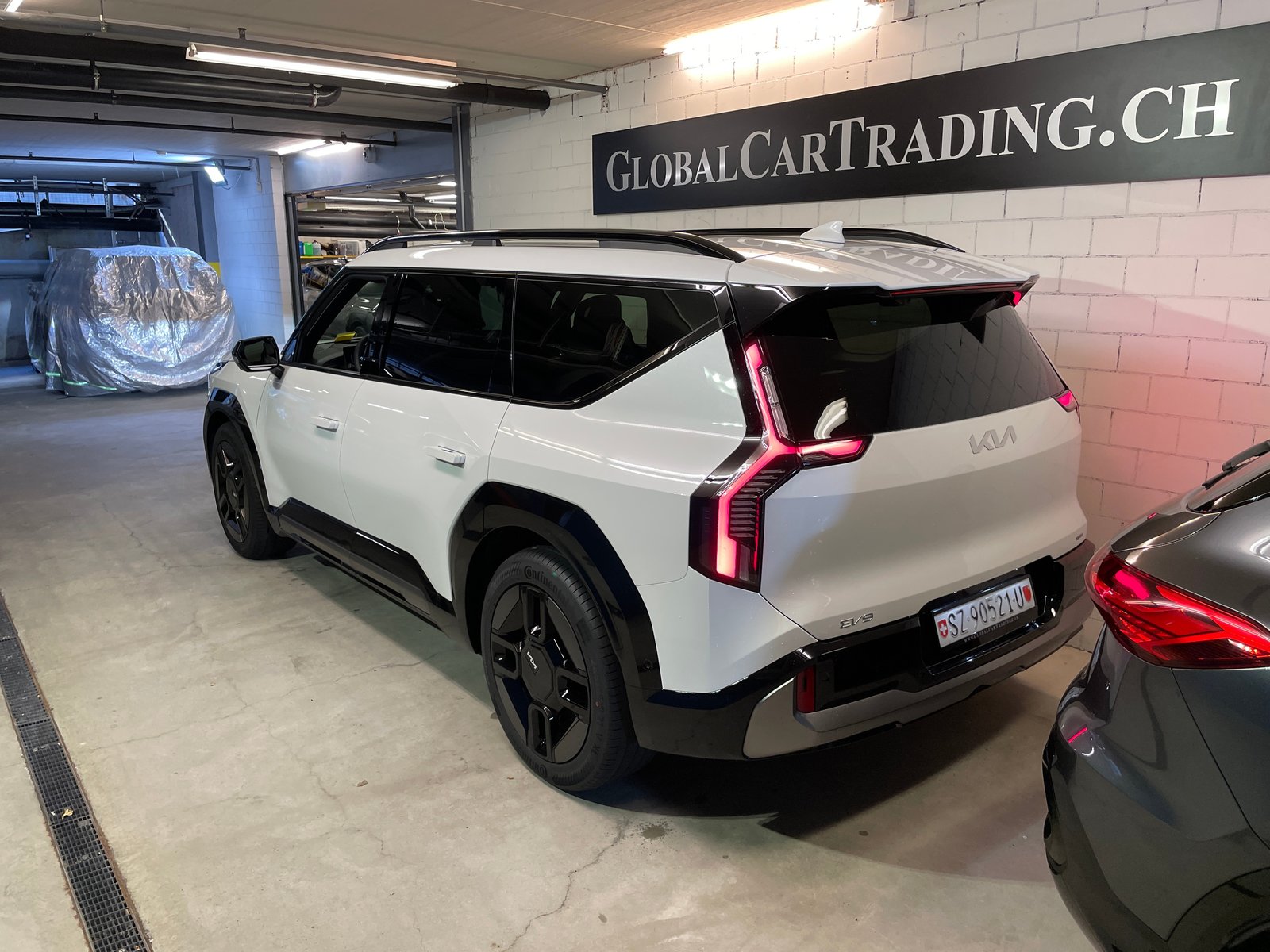 KIA EV9 99,8 kWh GT-Line 4x4 mit Panoramadach, 7-Sitzer, AHK, Elektro, Neuwagen, Automatik - 3