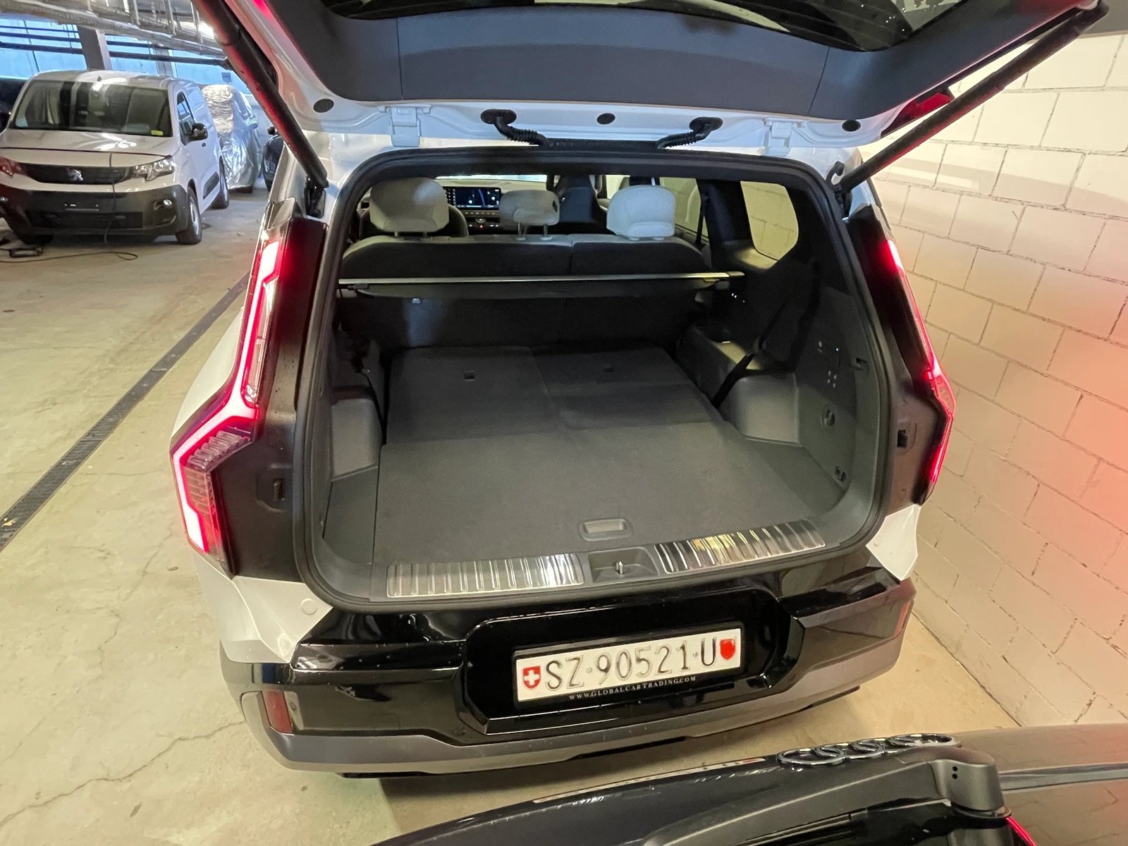 KIA EV9 99,8 kWh GT-Line 4x4 mit Panoramadach, 7-Sitzer, AHK, Elektro, Neuwagen, Automatik - 5