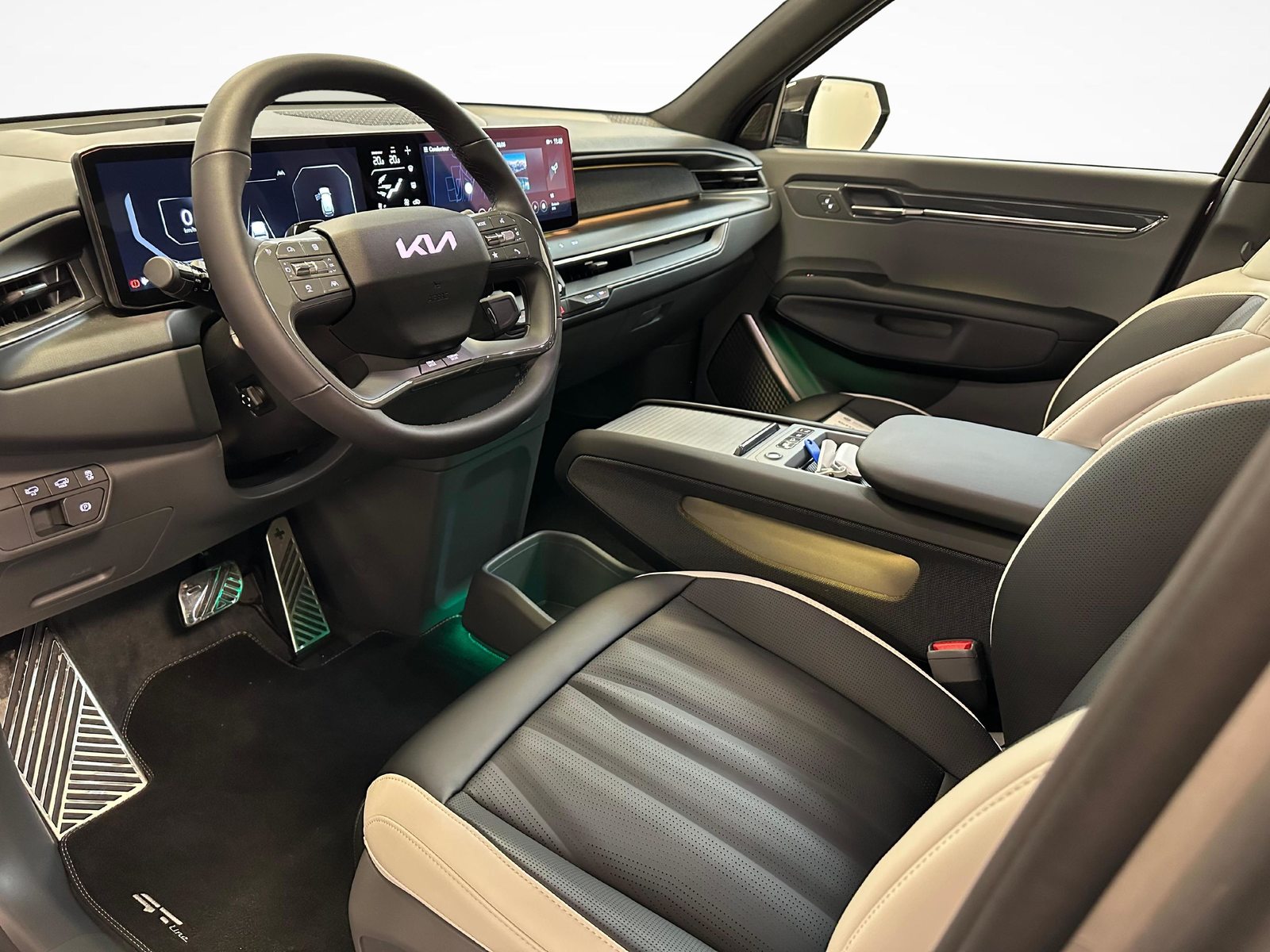 KIA EV9 99.8 kWh GT-Line 4x4, Elektro, Vorführwagen, Automatik - 4