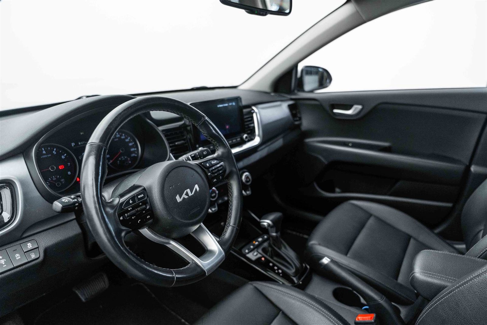 KIA KIA Stonic MHEV, Mild-Hybrid Benzin/Elektro, Occasion / Gebraucht, Automatik - 7