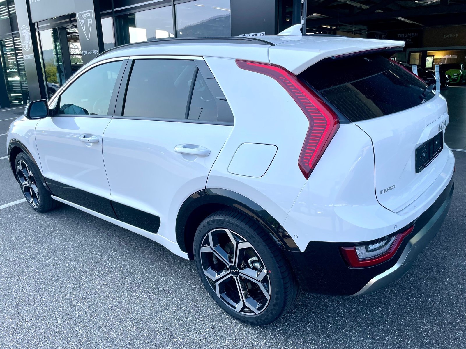 KIA Niro 1.6GDi Hybrid Style DCT, Full-Hybrid Petrol/Electric, New car, Automatic - 4