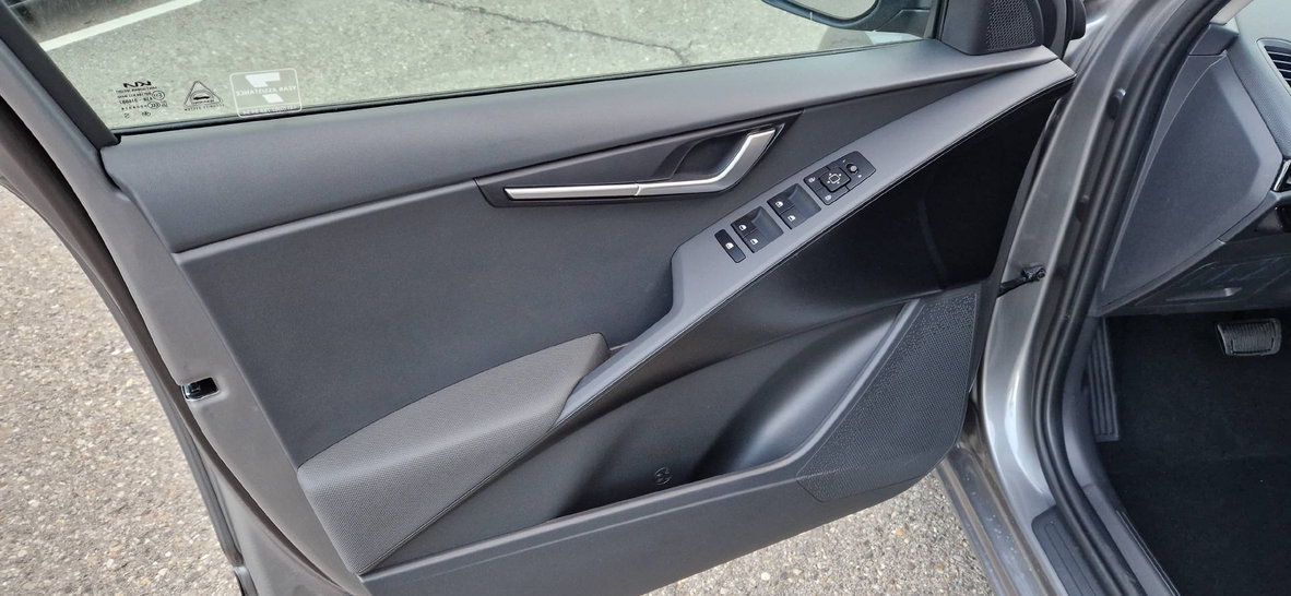 KIA Niro 1.6 GDi Hybrid, Full-Hybrid Petrol/Electric, Ex-demonstrator, Automatic - 3