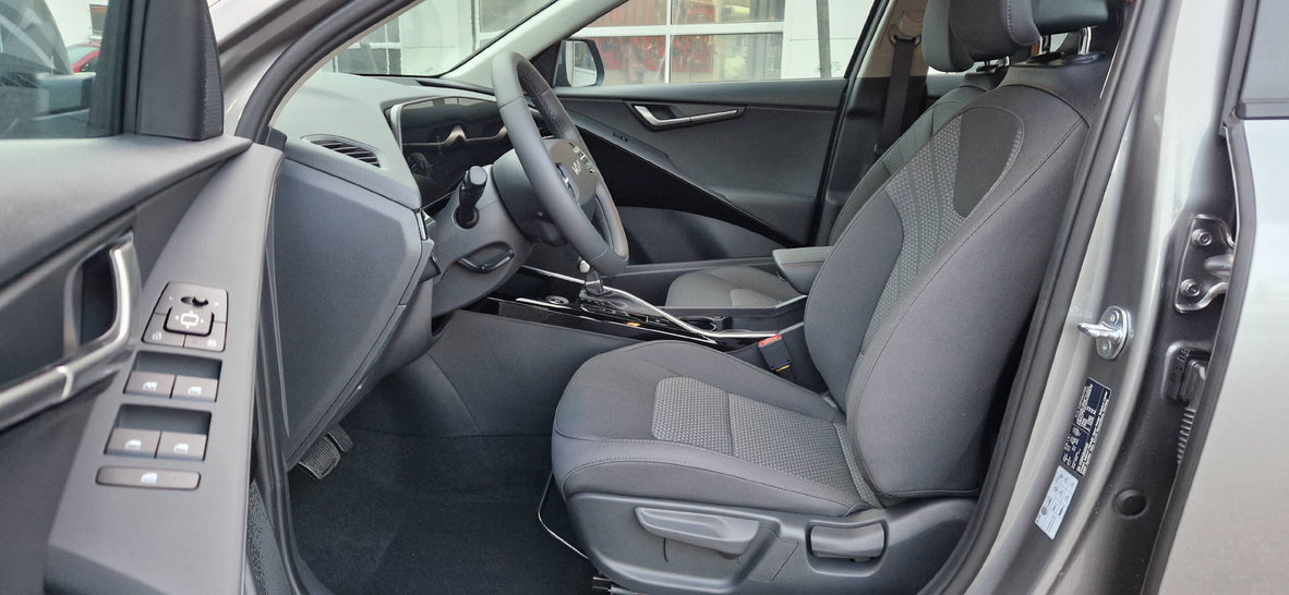 KIA Niro 1.6 GDi Hybrid, Full-Hybrid Petrol/Electric, Ex-demonstrator, Automatic - 4
