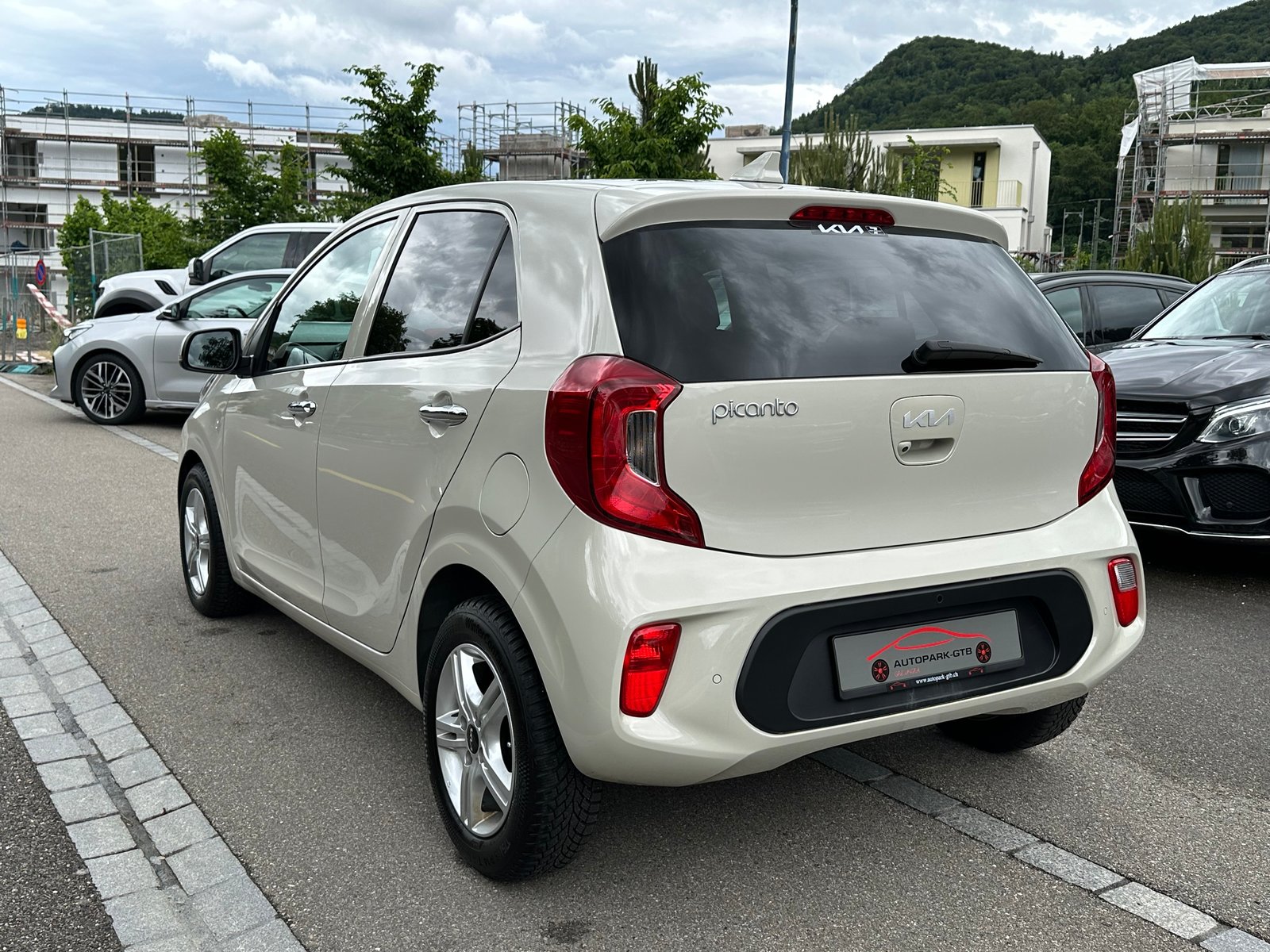 KIA Picanto 1.0 CVVT First Edition AMT, Benzin, Occasion / Gebraucht, Automatik - 6