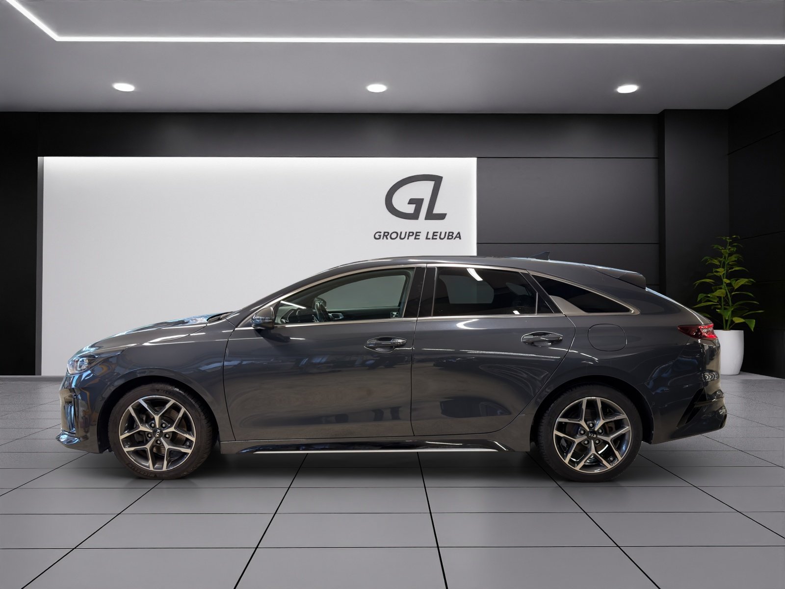 KIA ProCeed 1.5 T-GDi MHEV GT-Line DCT, Mild-Hybrid Petrol/Electric, Second hand / Used, Automatic - 3