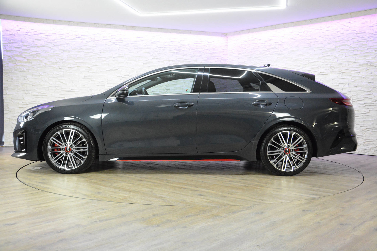KIA ProCeed 1.6 T-GDi GT, Benzin, Occasion / Gebraucht, Automatik - 3