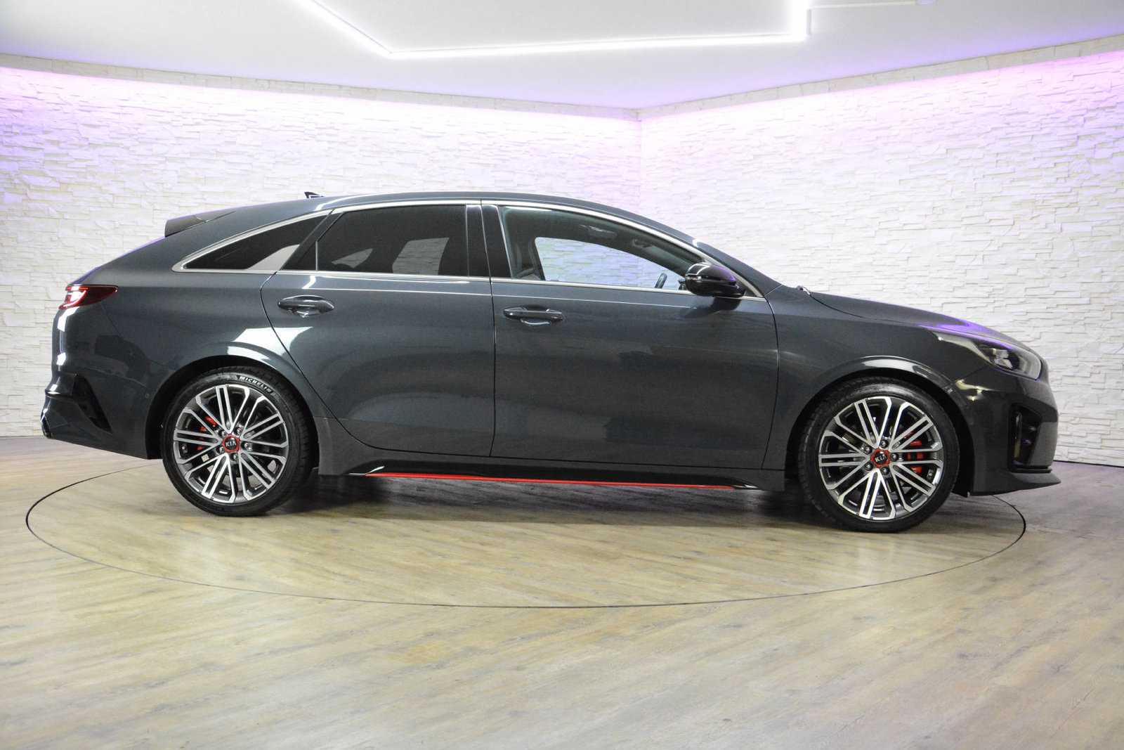 KIA ProCeed 1.6 T-GDi GT, Benzin, Occasion / Gebraucht, Automatik - 4