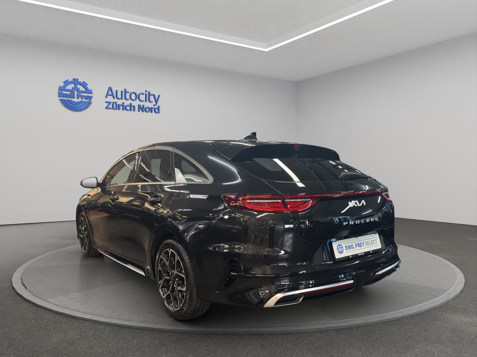 KIA ProCeed 1.5 T-GDi MHEV GT-Line, Mild-Hybrid Petrol/Electric, Second hand / Used, Automatic - 3