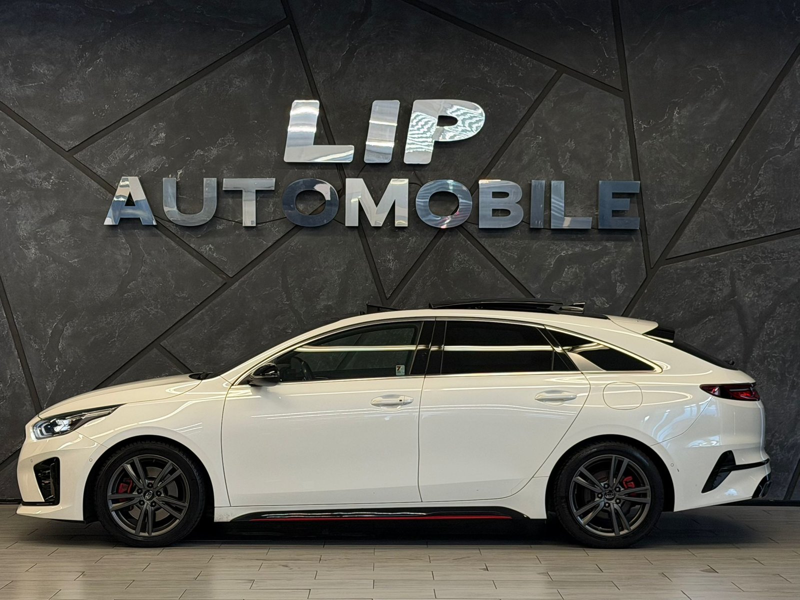 KIA ProCeed 1.6 T-GDi GT DCT, Petrol, Second hand / Used, Automatic - 5