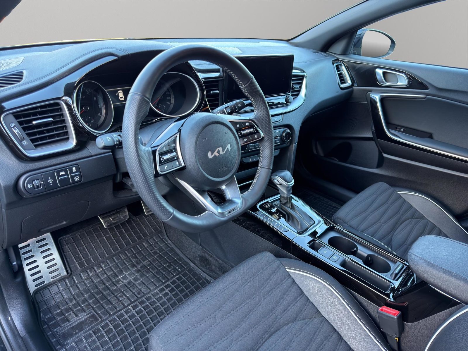 KIA ProCeed 1.5 T-GDi GT-Line, Benzin, Occasion / Gebraucht, Automatik - 4