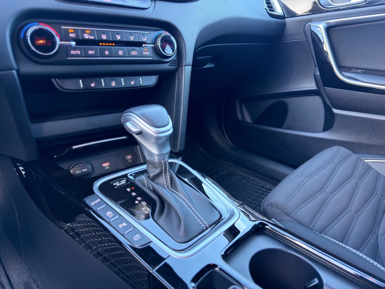 KIA ProCeed 1.5 T-GDi GT-Line, Benzin, Occasion / Gebraucht, Automatik - 7