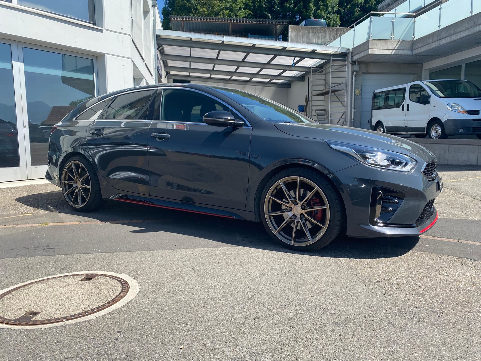 KIA ProCeed 1.6 T-GDi GT, Benzin, Occasion / Gebraucht, Automatik - 4