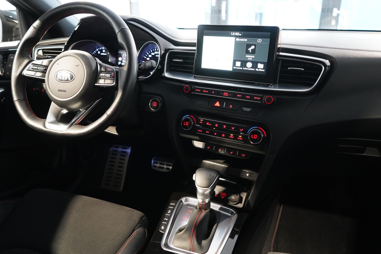 KIA ProCeed 1.6 T-GDi GT, Petrol, Second hand / Used, Automatic - 2