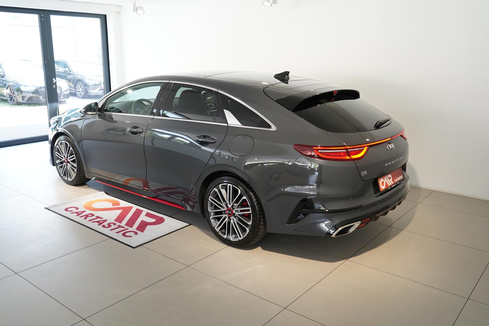 KIA ProCeed 1.6 T-GDi GT, Petrol, Second hand / Used, Automatic - 4
