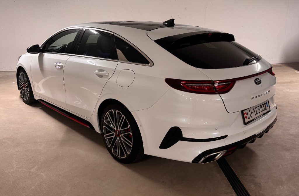 KIA PROCEED 1.6 T-GDi GT, Petrol, Second hand / Used, Automatic - 6