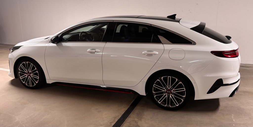KIA PROCEED 1.6 T-GDi GT, Petrol, Second hand / Used, Automatic - 4