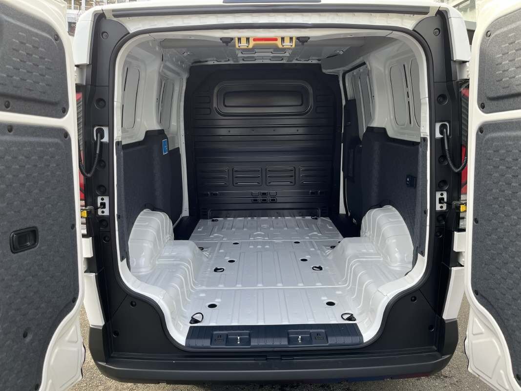 KIA PV5 Cargo 51.5 kWh Plus, Elektro, Neues Fahrzeug mit Tageszulassung, Automatik - 6