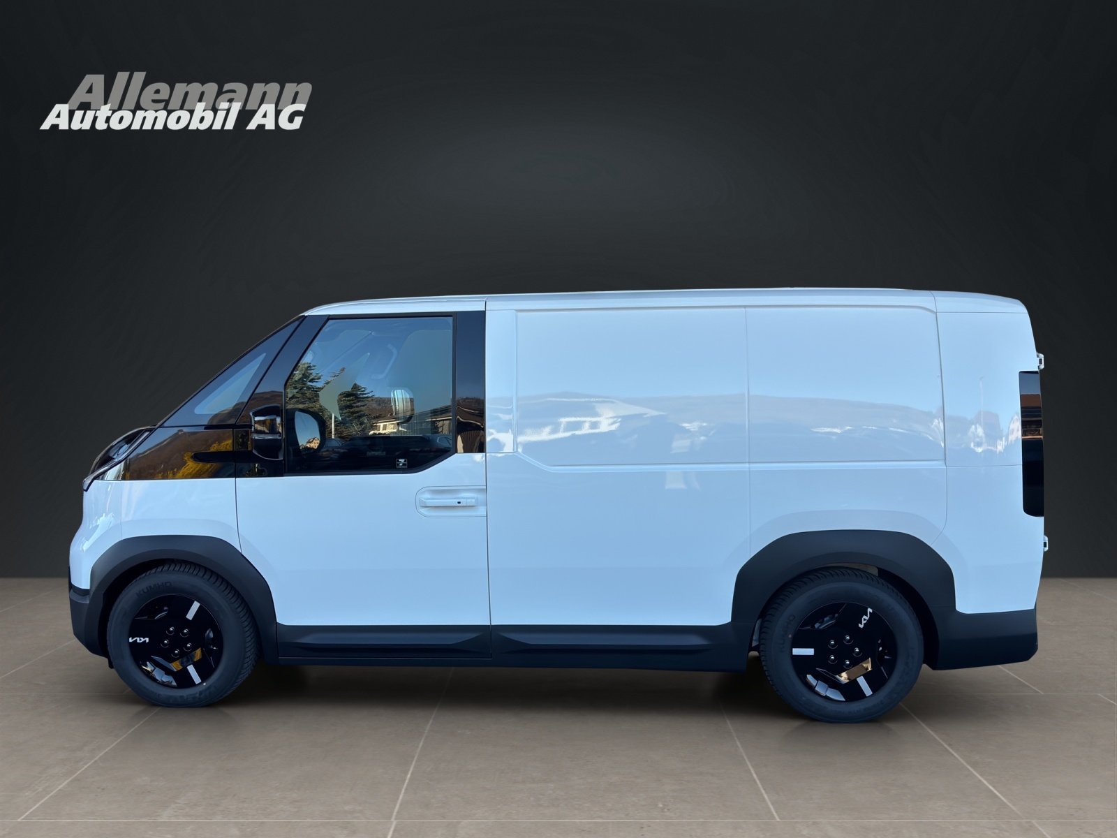 KIA PV5 Cargo 71.2 kWh Plus, Electric, New car, Automatic - 3