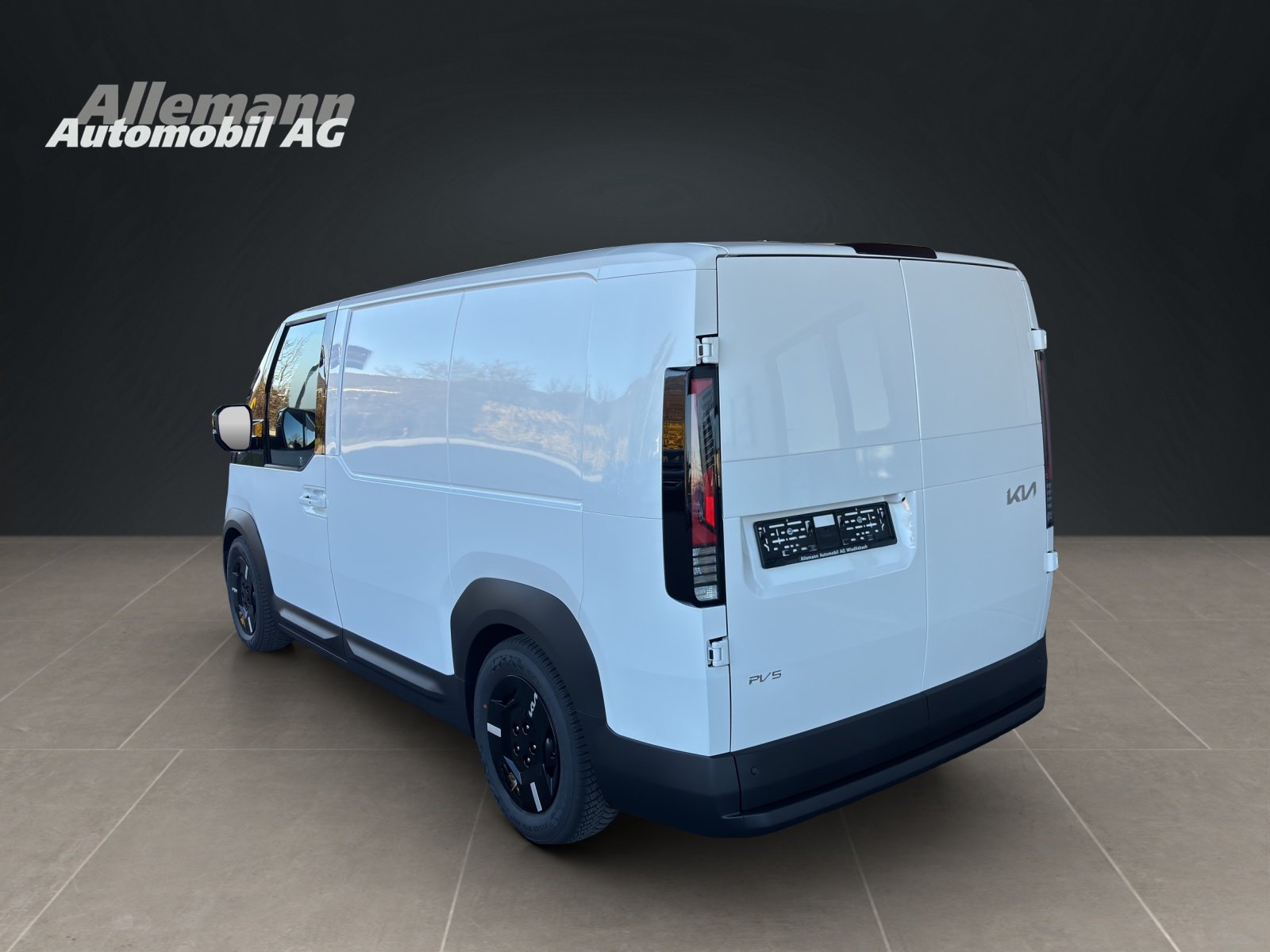 KIA PV5 Cargo 71.2 kWh Plus, Electric, New car, Automatic - 4