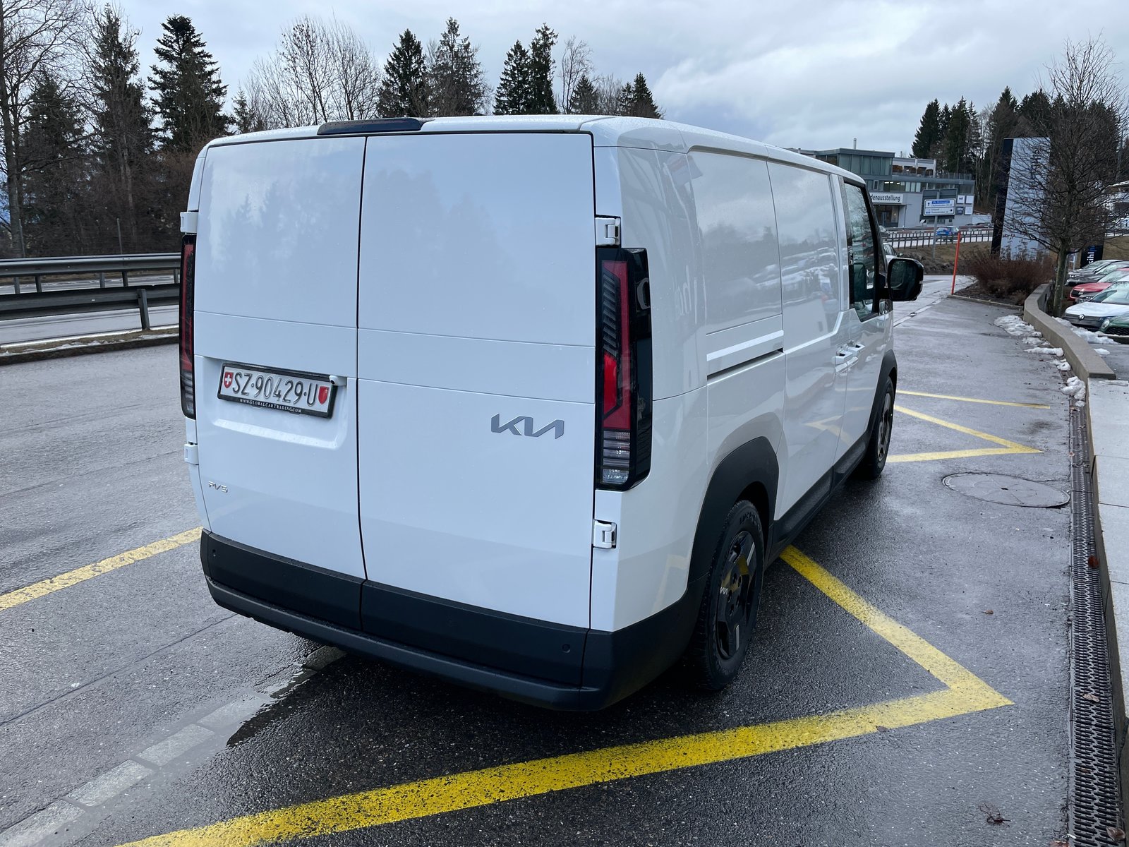 KIA PV5 Cargo 51.2 kWh Essential, Elettrica, Auto nuove, Automatico - 6