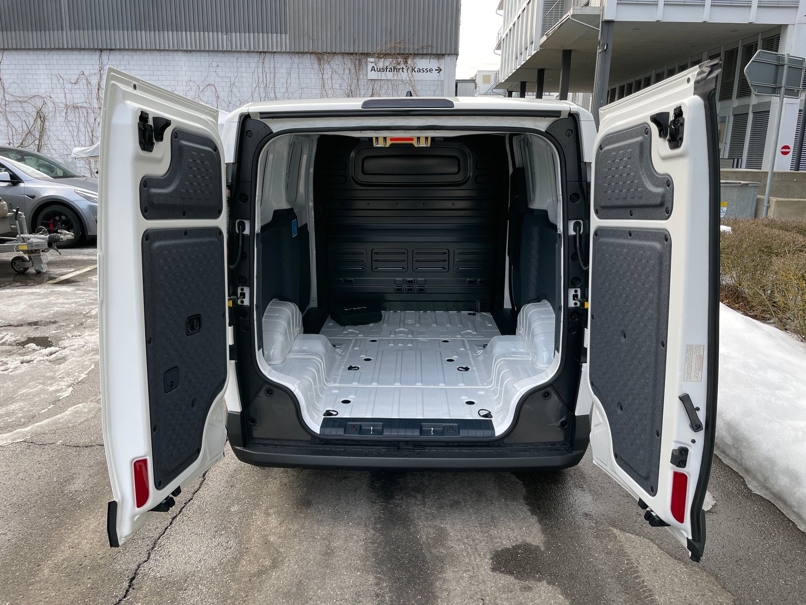 KIA PV5 Cargo 71.2 kWh Elite, Schiebetüre rechts, Electric, New car, Automatic - 6