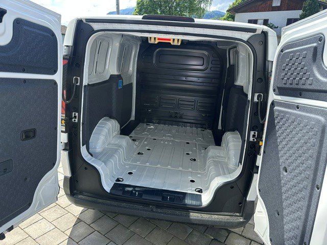 KIA PV5 Cargo 71.2 kWh Plus, Elektro, Neuwagen, Automatik - 7