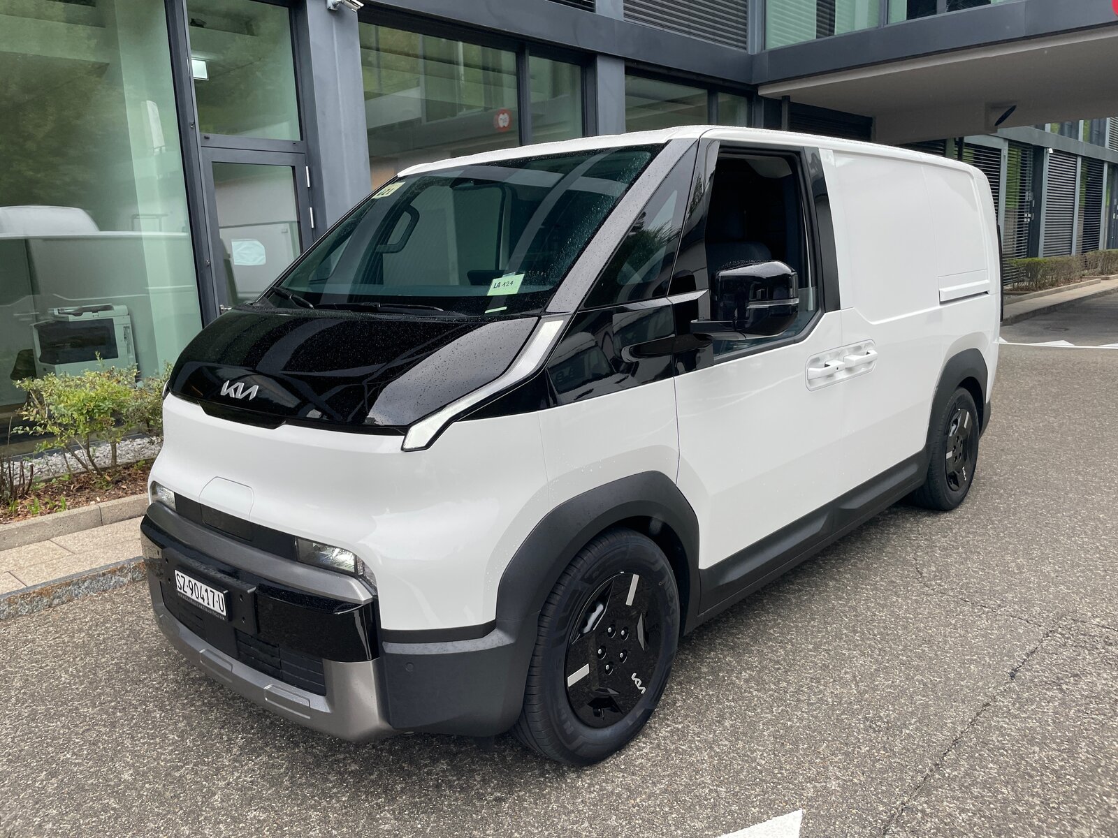 KIA PV5 Cargo 71.2 kWh Plus L2H1 inkl. Wärmepumpe und zwei