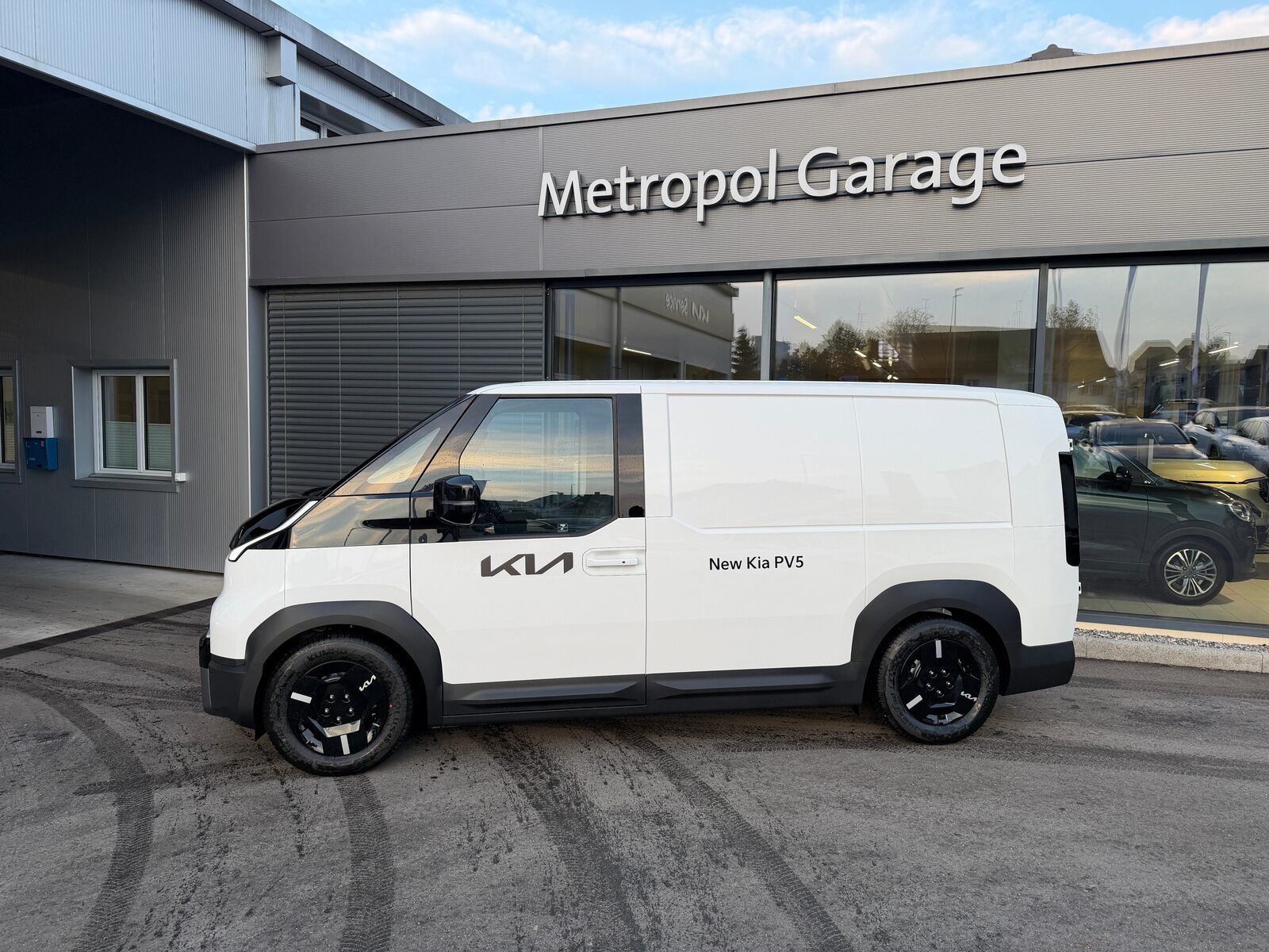 KIA PV5 Cargo 71.2 kWh Plus, Elektro, Neuwagen, Automatik - 2