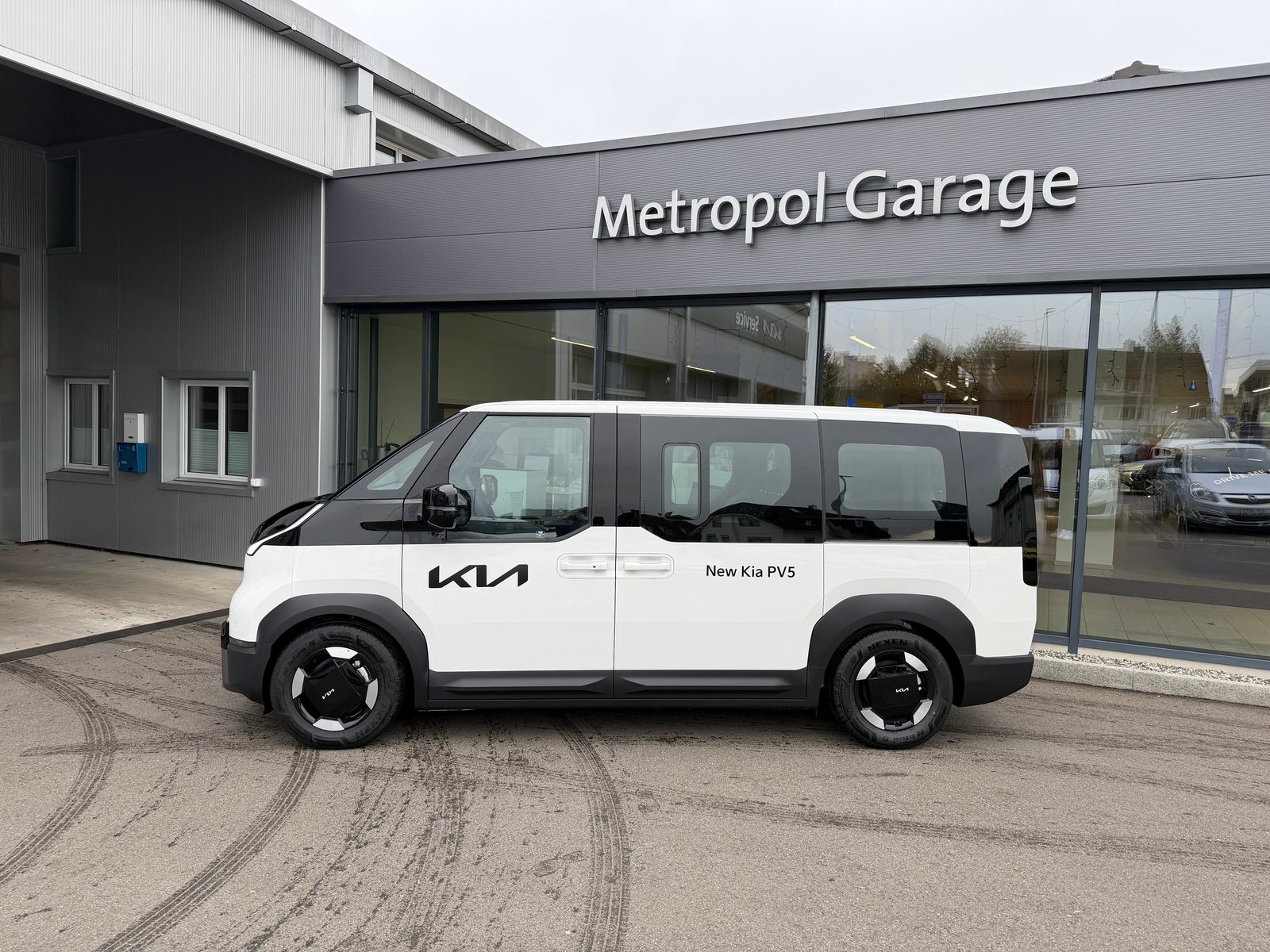 KIA PV5 Passenger 71.2 kWh Plus, Elektro, Vorführwagen, Automatik - 2