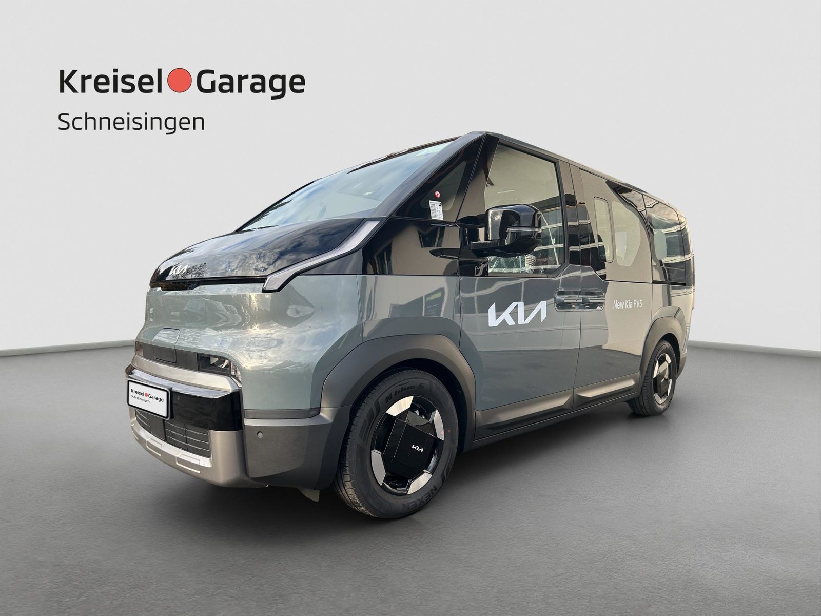 KIA PV5 Passenger 71.2 kWh Plus, Electric, Ex-demonstrator, Automatic - 2