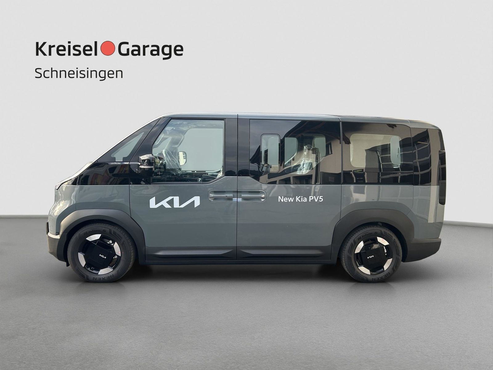 KIA PV5 Passenger 71.2 kWh Plus, Electric, Ex-demonstrator, Automatic - 3