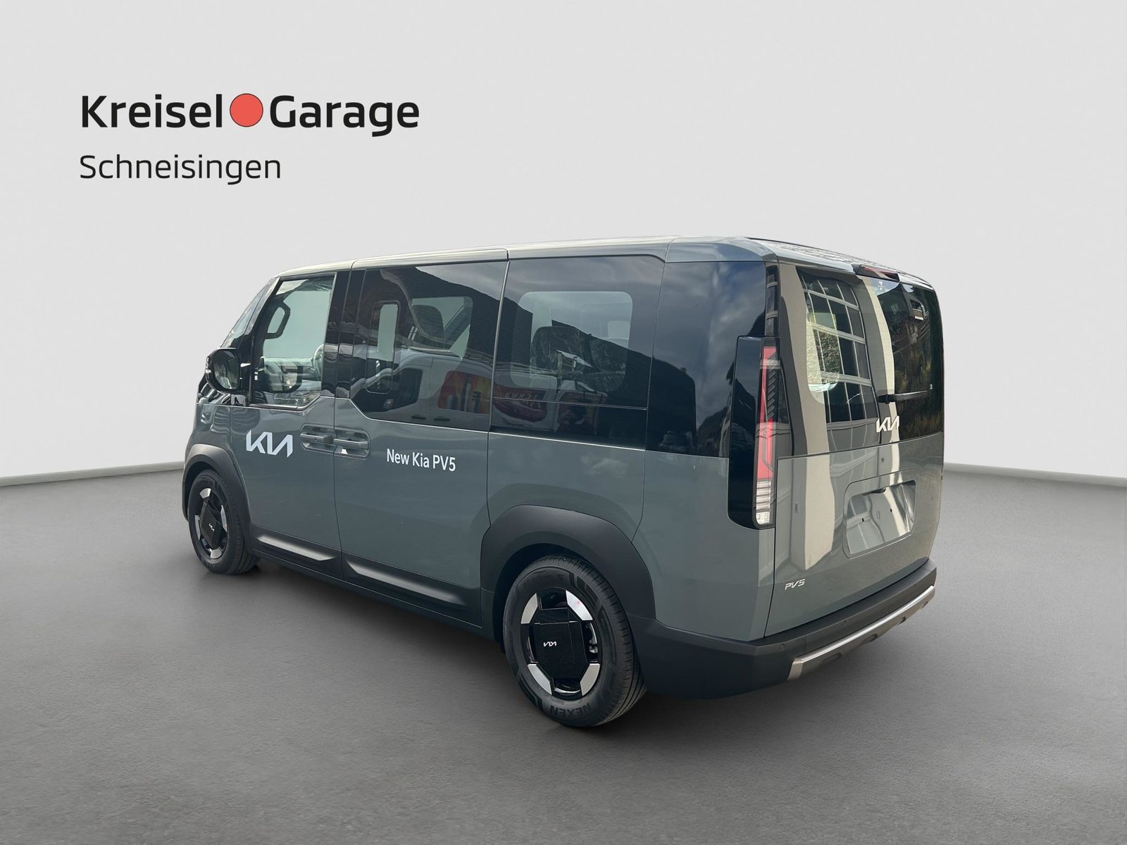 KIA PV5 Passenger 71.2 kWh Plus, Electric, Ex-demonstrator, Automatic - 4