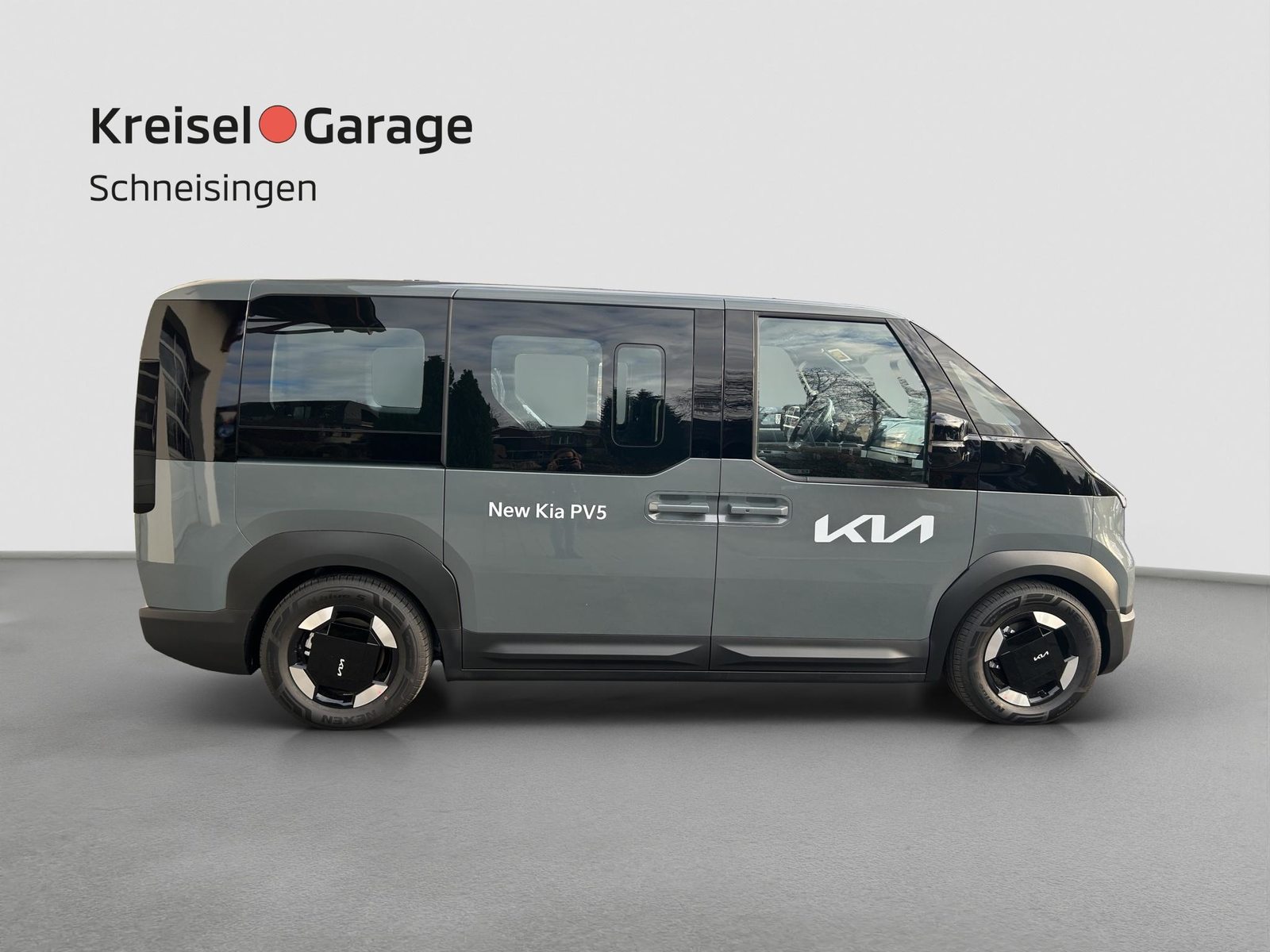KIA PV5 Passenger 71.2 kWh Plus, Electric, Ex-demonstrator, Automatic - 7