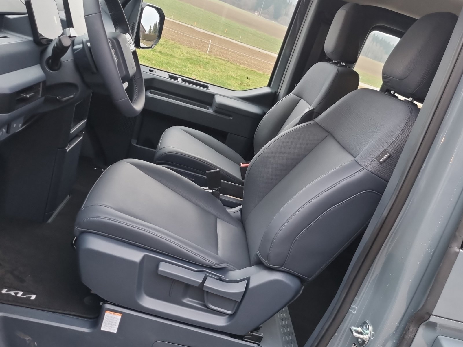 KIA PV5 Passenger 71.2 kWh Plus, Electric, Ex-demonstrator, Automatic - 7