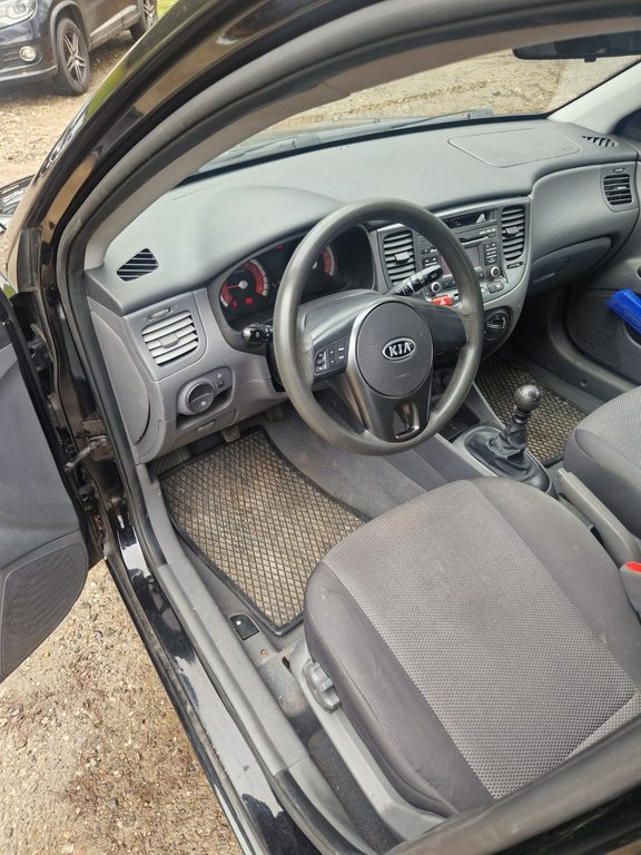 KIA Rio 1.4 16V Seven, Essence, Occasion / Utilisé, Manuelle - 7