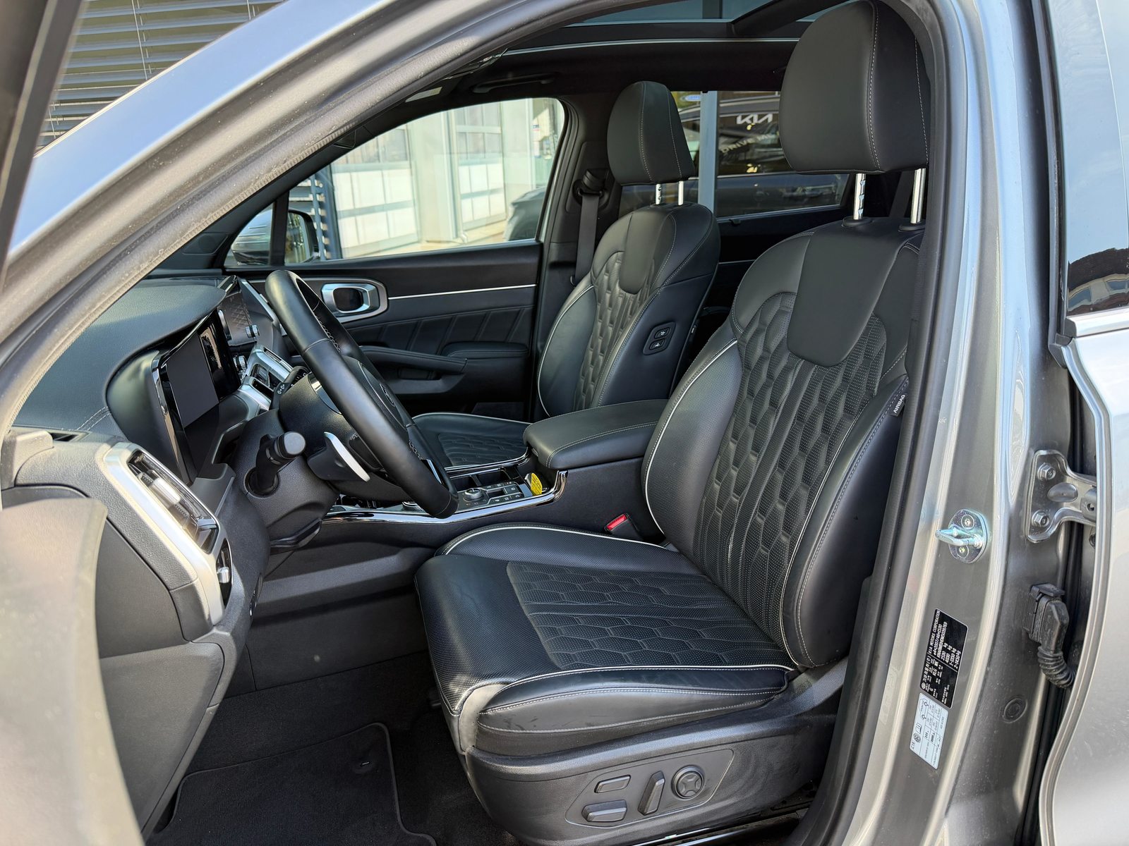 KIA Sorento 1.6 T-GDi Plug-in Hybrid Style, Plug-in-Hybrid Benzin/Elektro, Occasion / Gebraucht, Automatik - 3