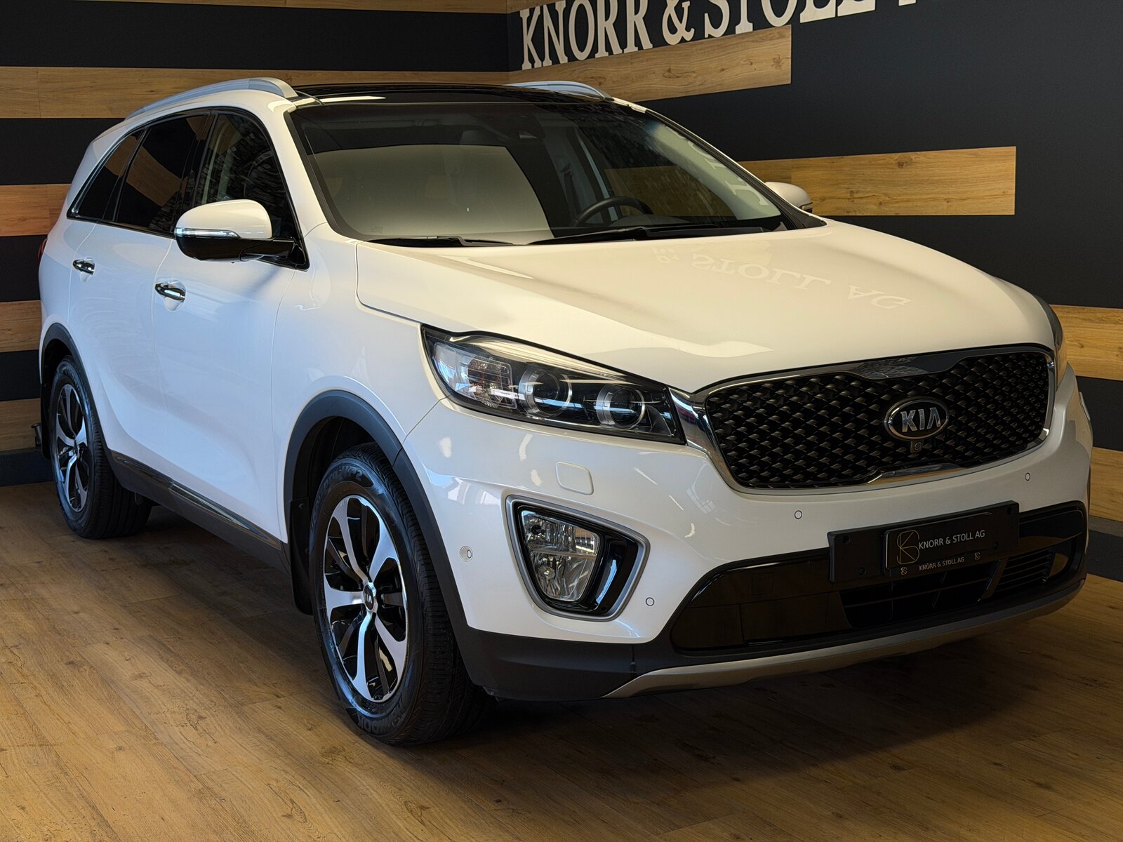 KIA Sorento 2.2 CRDI Style 7P. Automatic