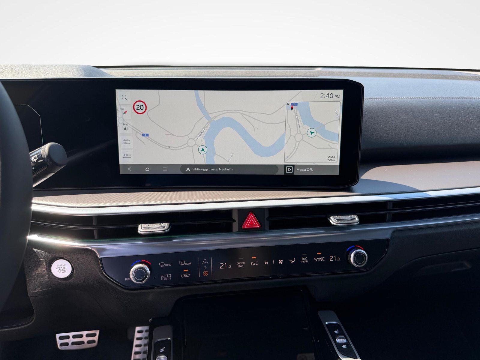 KIA Sorento 1.6 T-GDi Plug-in Hybrid Style 7P, Plug-in-Hybrid Benzina/Elettrica, Auto dimostrativa, Automatico - 7