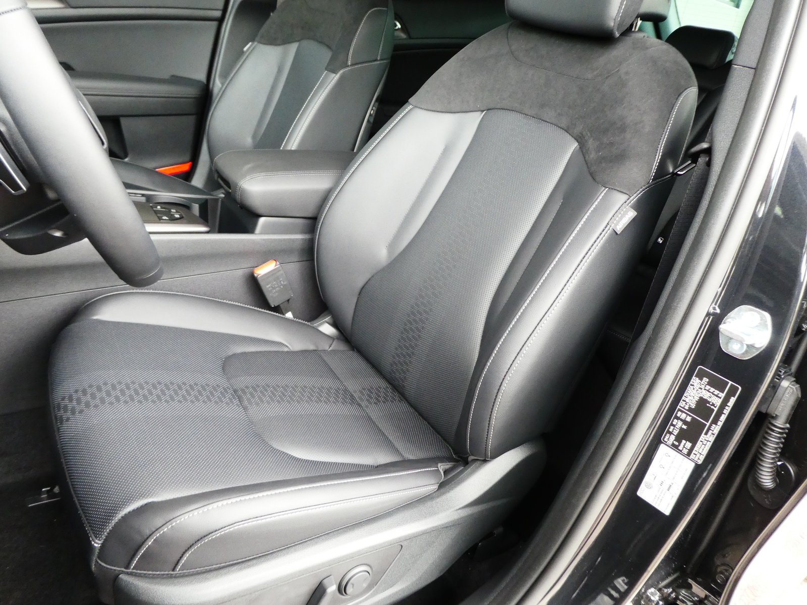 KIA Sportage 1.6T-GDi HEV Black Edition 4x4 A, Benzina, Auto nuove, Automatico - 2