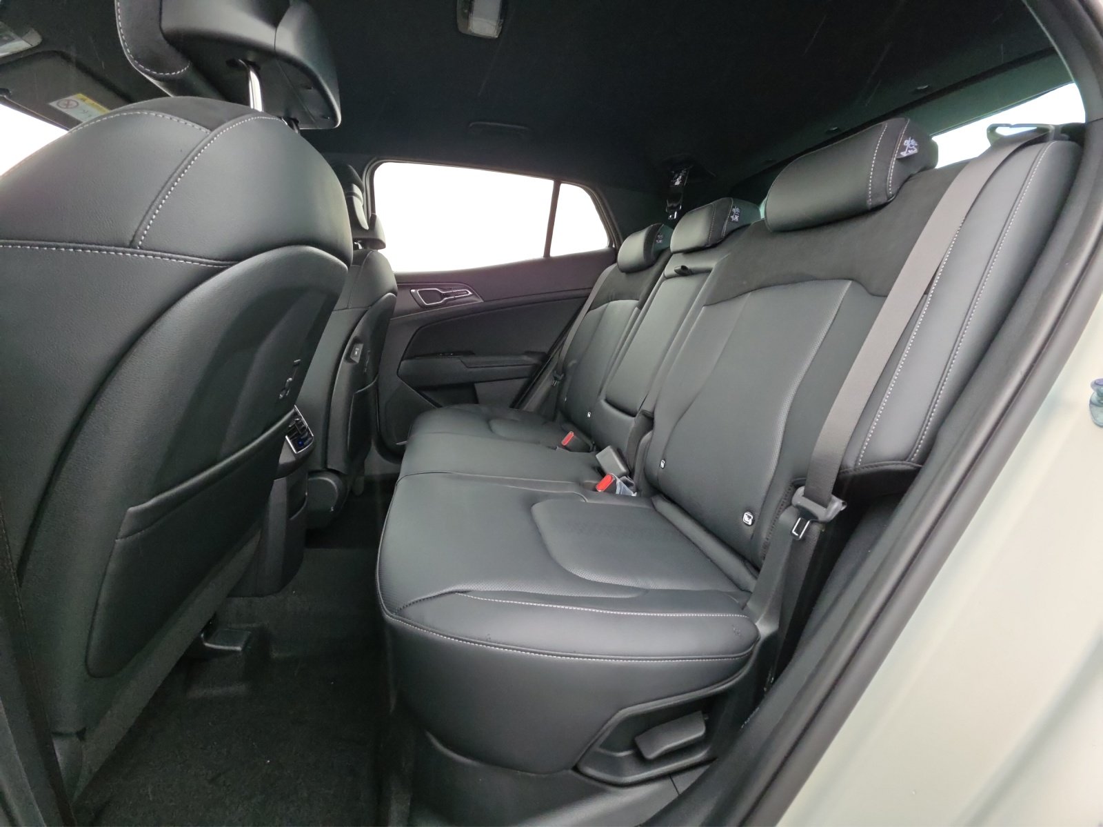 KIA Sportage 1.6 T-GDi Hybrid Black Edition, Voll-Hybrid Benzin/Elektro, Neuwagen, Automatik - 6