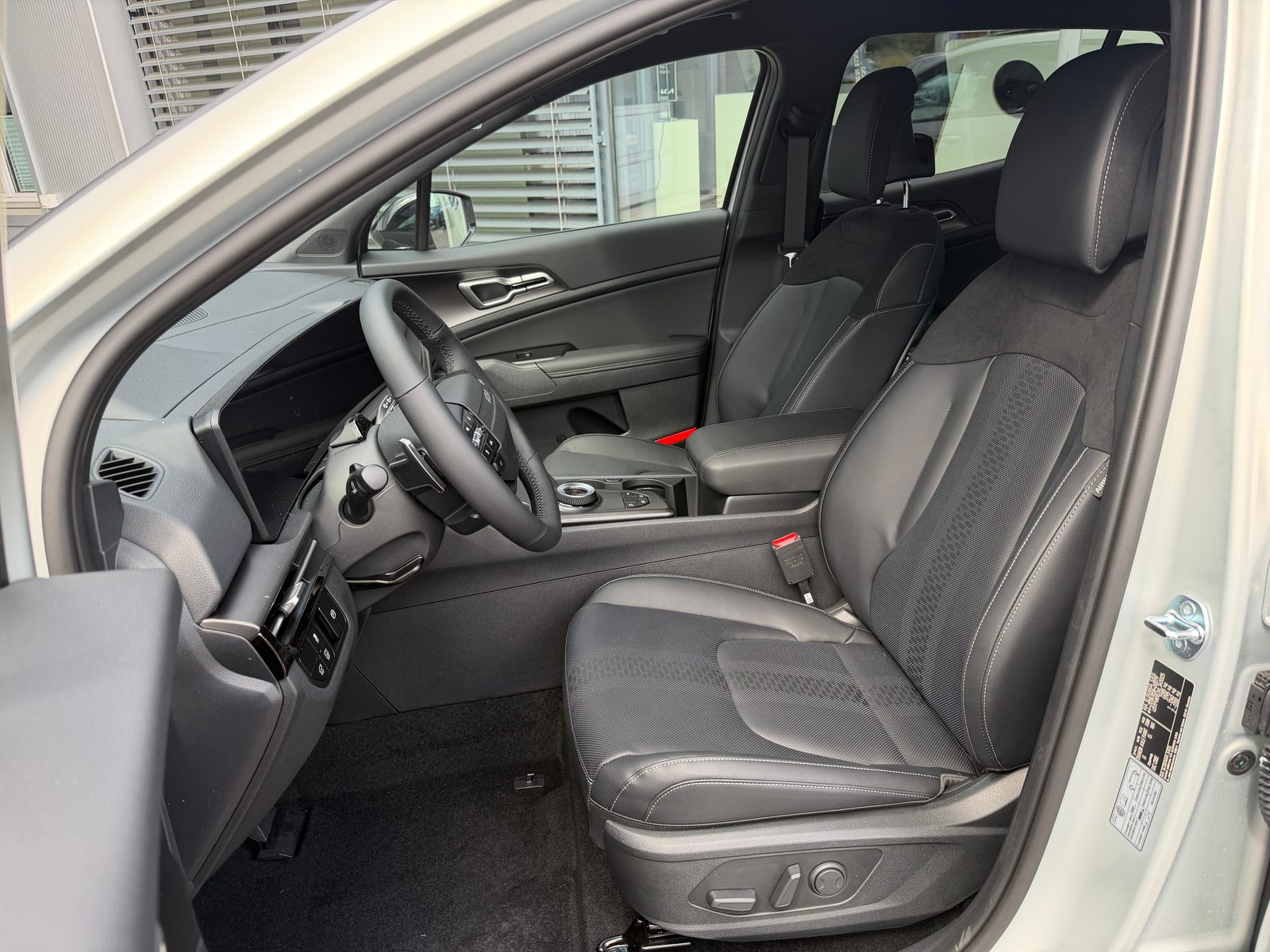 KIA Sportage 1.6 T-GDi Hybrid Black Edition, Voll-Hybrid Benzin/Elektro, Neuwagen, Automatik - 3