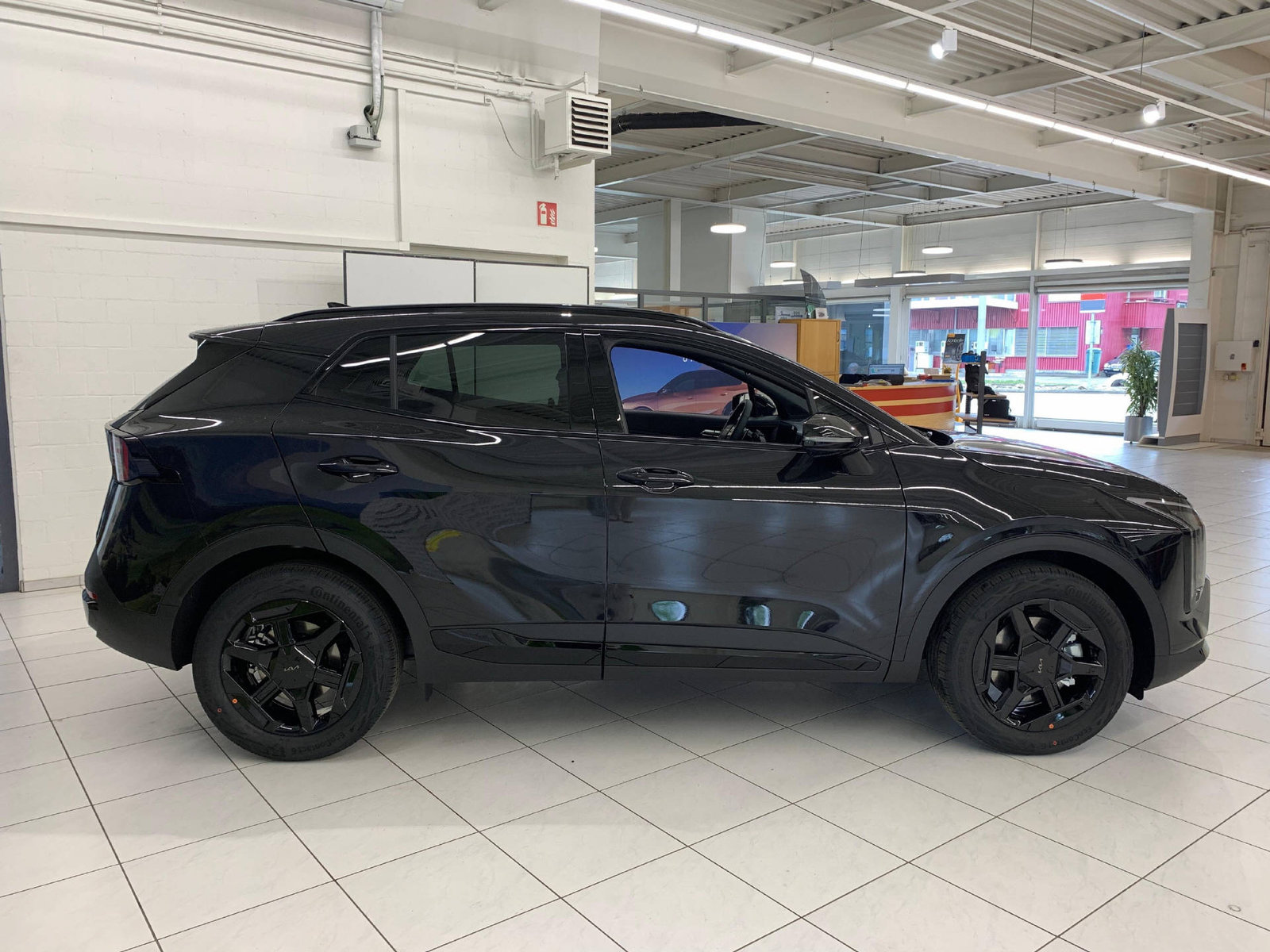 KIA Sportage 1.6 T-GDi Hybrid Black Edition, Hybride Integrale Benzina/Elettrica, Auto nuove, Automatico - 4