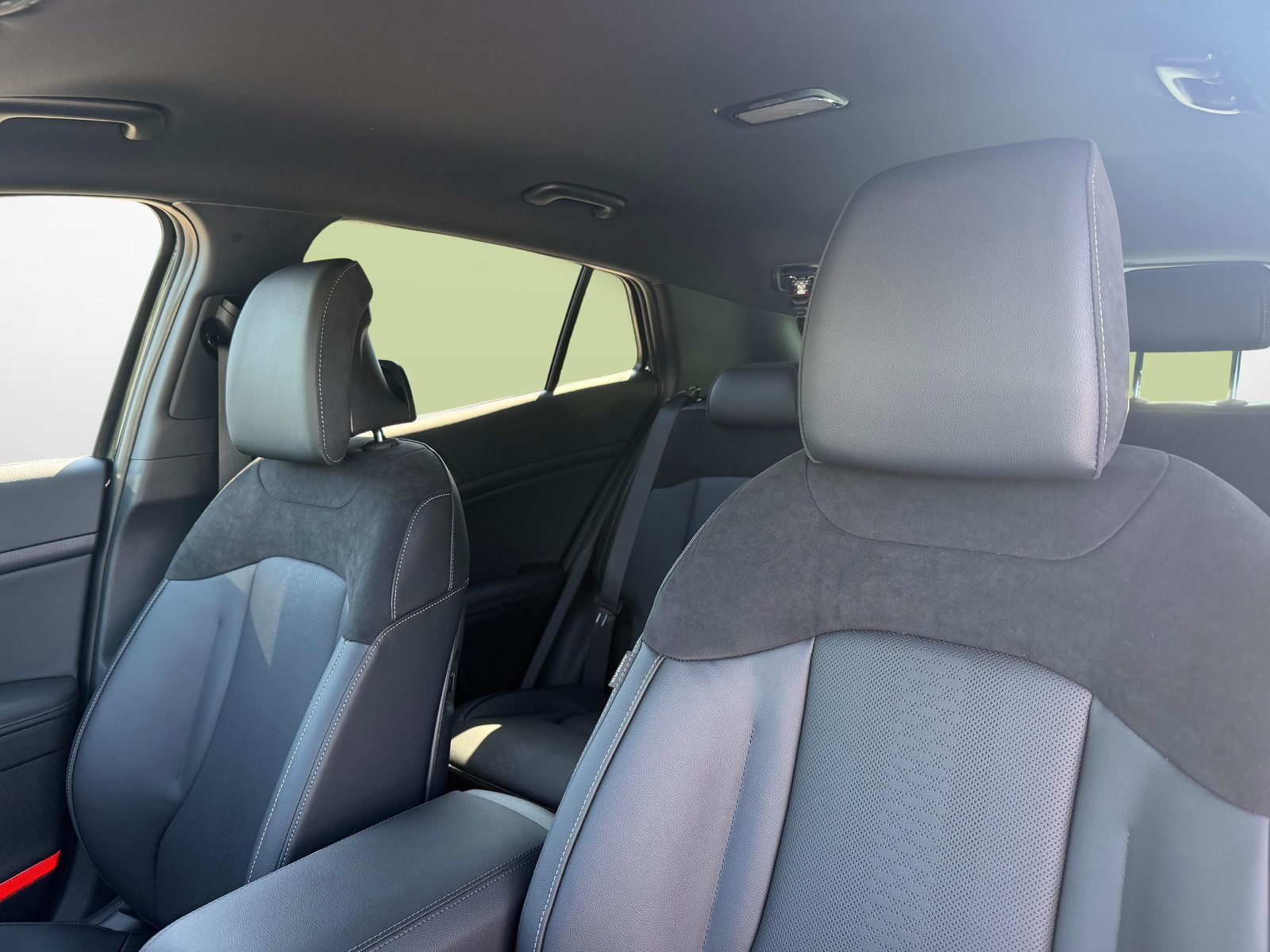KIA Sportage 1.6 T-GDi Hybrid Black Edition, Full-Hybrid Petrol/Electric, New car, Automatic - 3