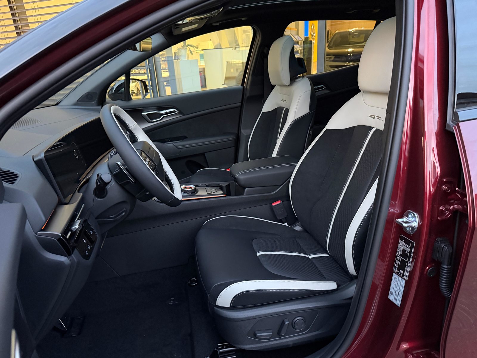 KIA Sportage 1.6 T-GDi Hybrid GT-Line, Full-Hybrid Petrol/Electric, New car, Automatic - 3