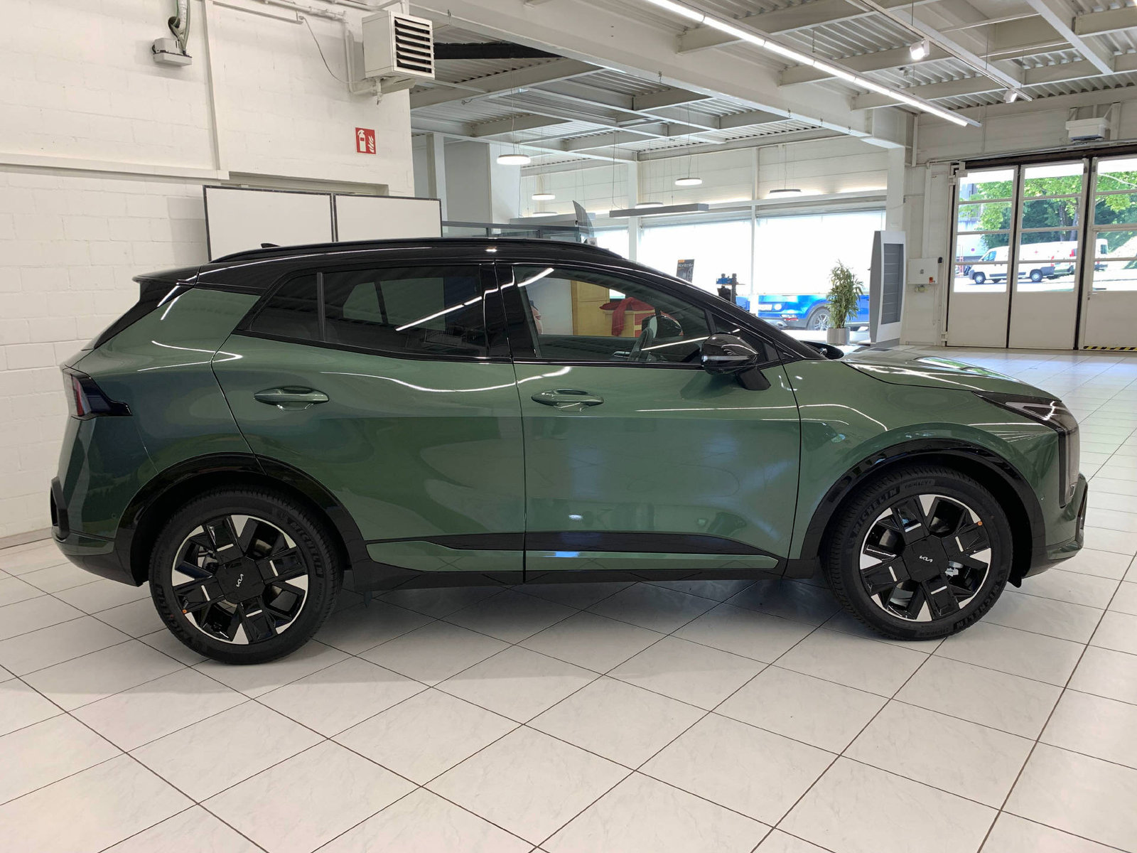 KIA Sportage 1.6 T-GDi Hybrid GT-Line, Full-Hybrid Petrol/Electric, New car, Automatic - 4