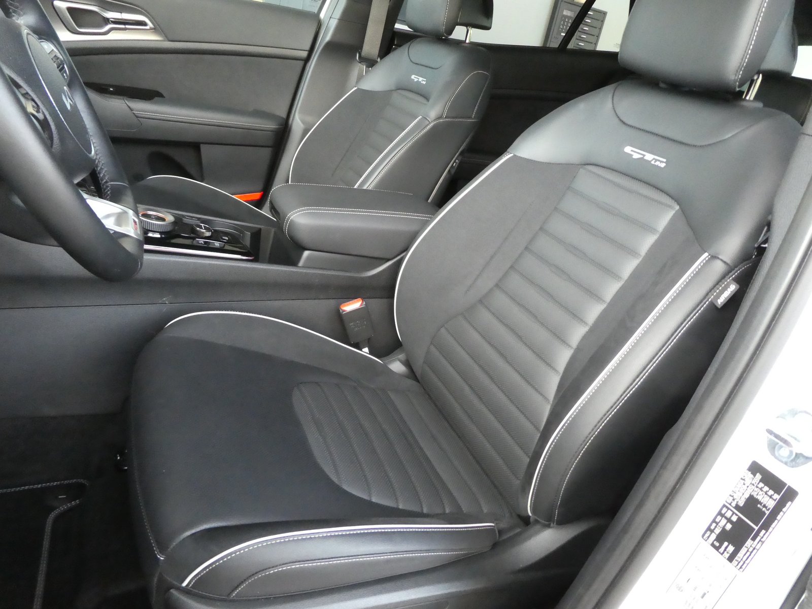 KIA Sportage 1.6T-GDi PHEV GT-Line 4x4 A, Plug-in-Hybrid Petrol/Electric, Second hand / Used, Automatic - 7