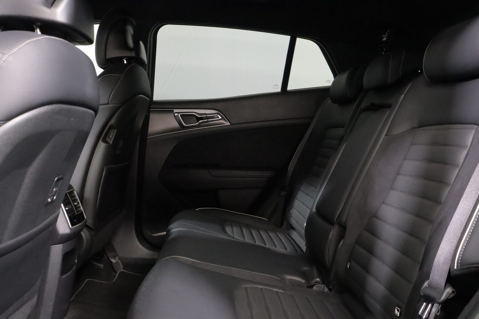 KIA Sportage 1.6 T-GDi GT-Line, Mild-Hybrid Petrol/Electric, Second hand / Used, Automatic - 4