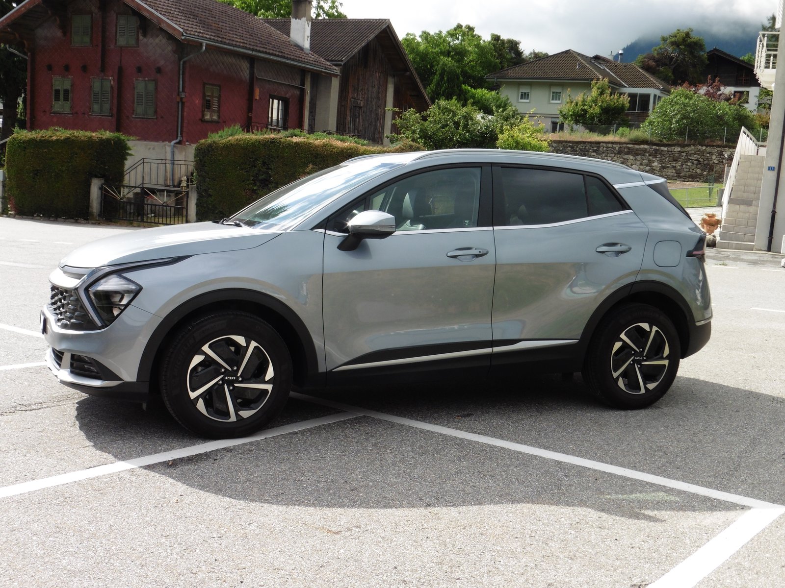 KIA Sportage 1.6T-GDi HEV Style 4x4 A, Voll-Hybrid Benzin/Elektro, Occasion / Gebraucht, Automatik - 7