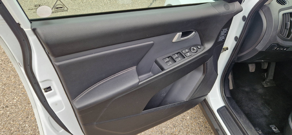 KIA Sportage 2.0 CRDi Style, Diesel, Occasion / Utilisé, Manuelle - 3