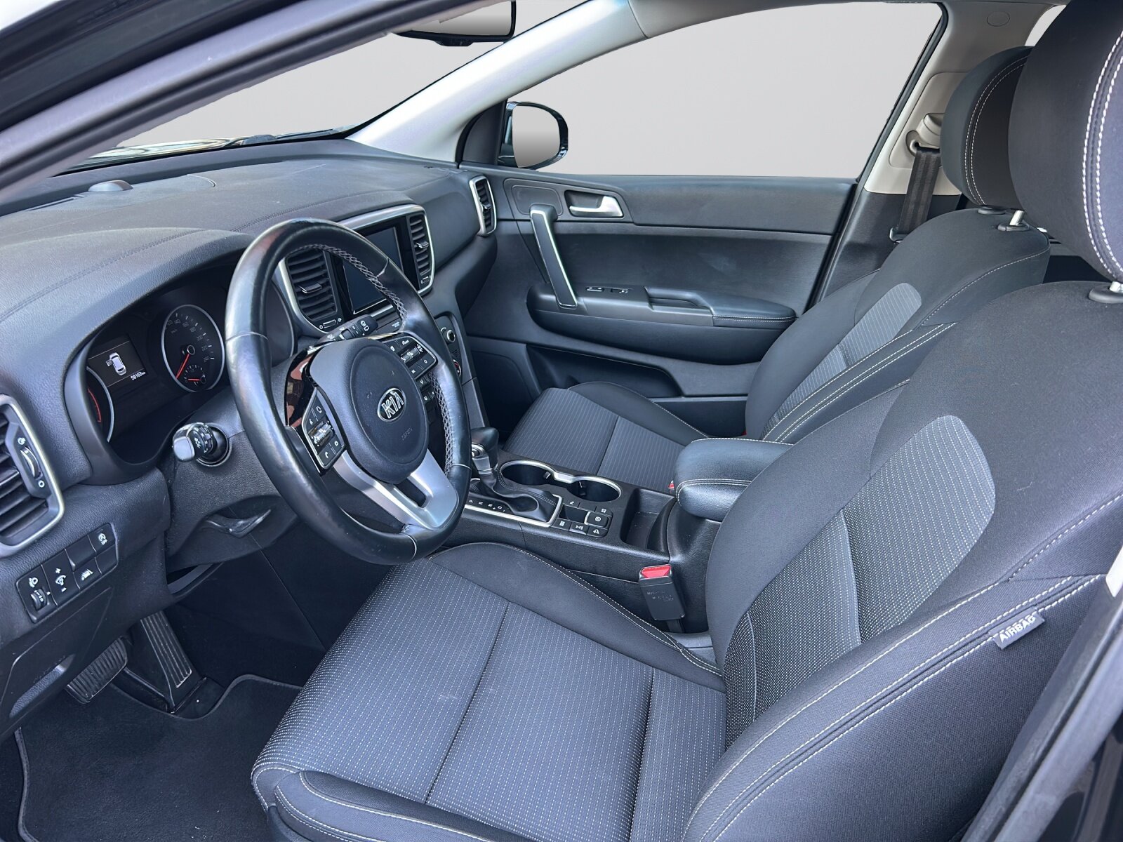 KIA Sportage 1.6CRDi Po20 4WD, Second hand / Used, Automatic - 5